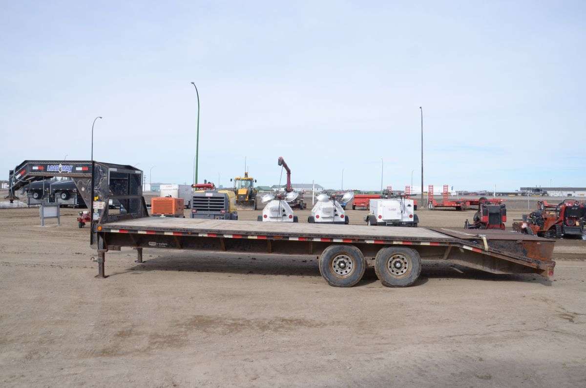 2014 Load Max 8'6" x 32' Gooseneck Flat Deck