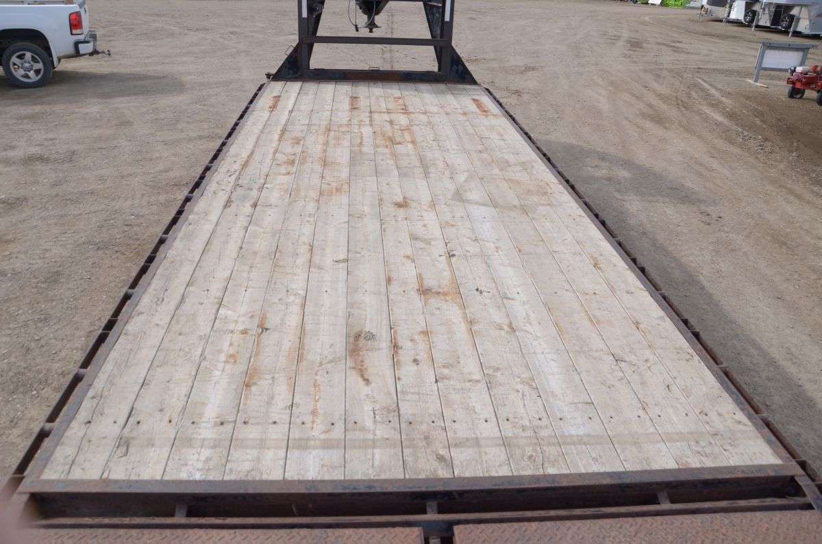 2014 Load Max 8'6" x 32' Gooseneck Flat Deck