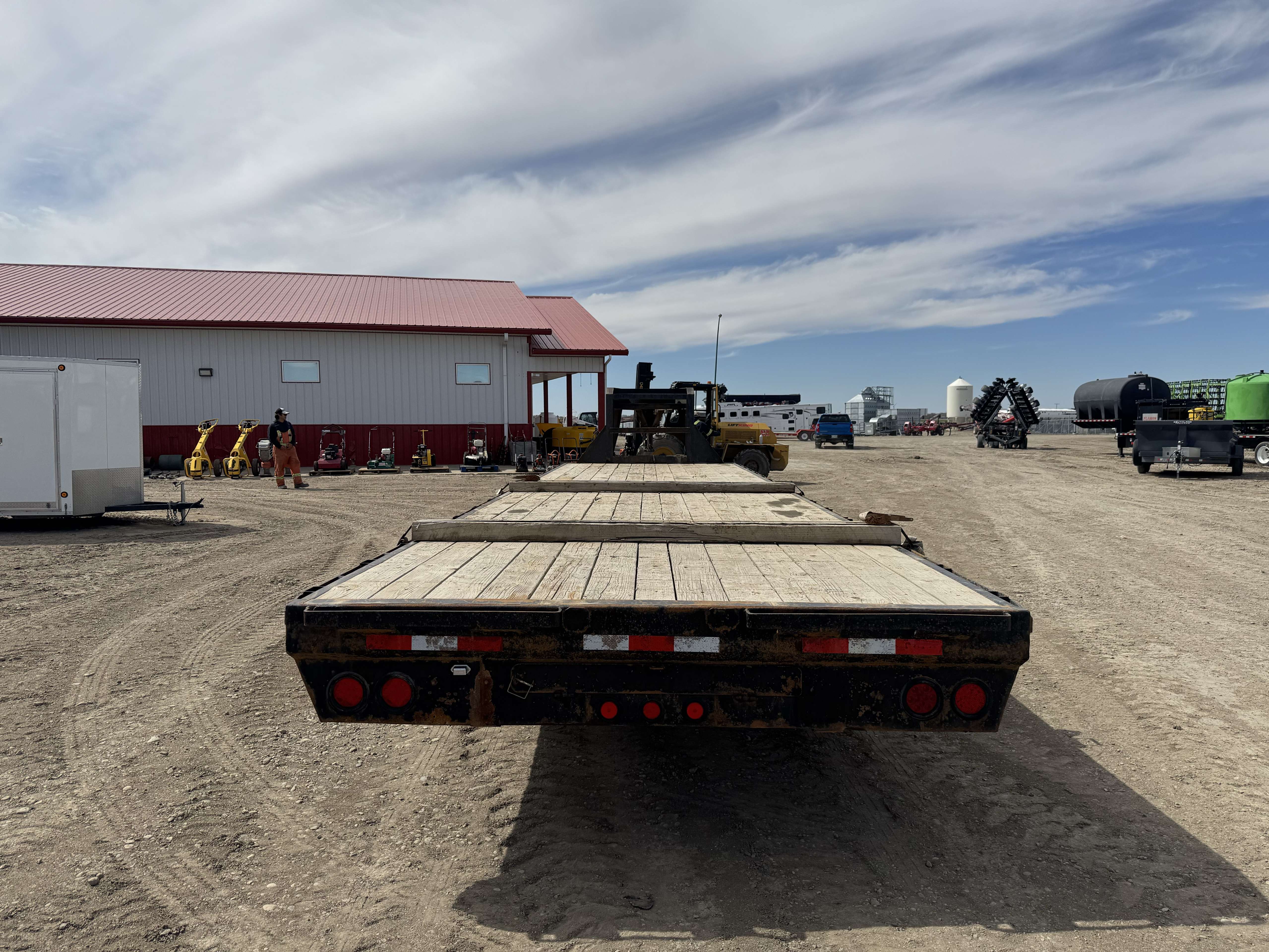 2014 PJ 8'6" x 30' Gooseneck Flat Deck
