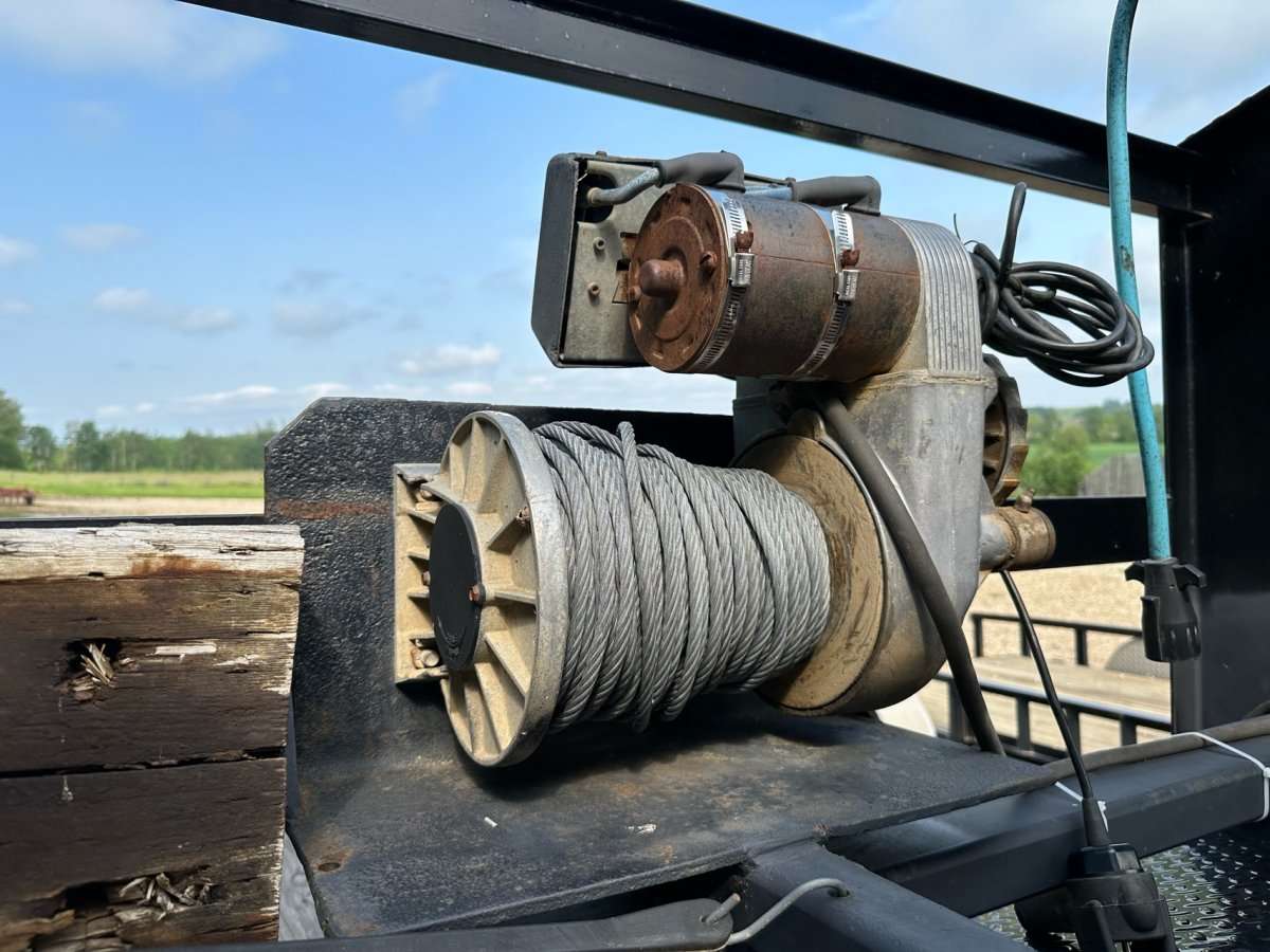 2020 PJ Gooseneck 25' Beavertail Flat Deck