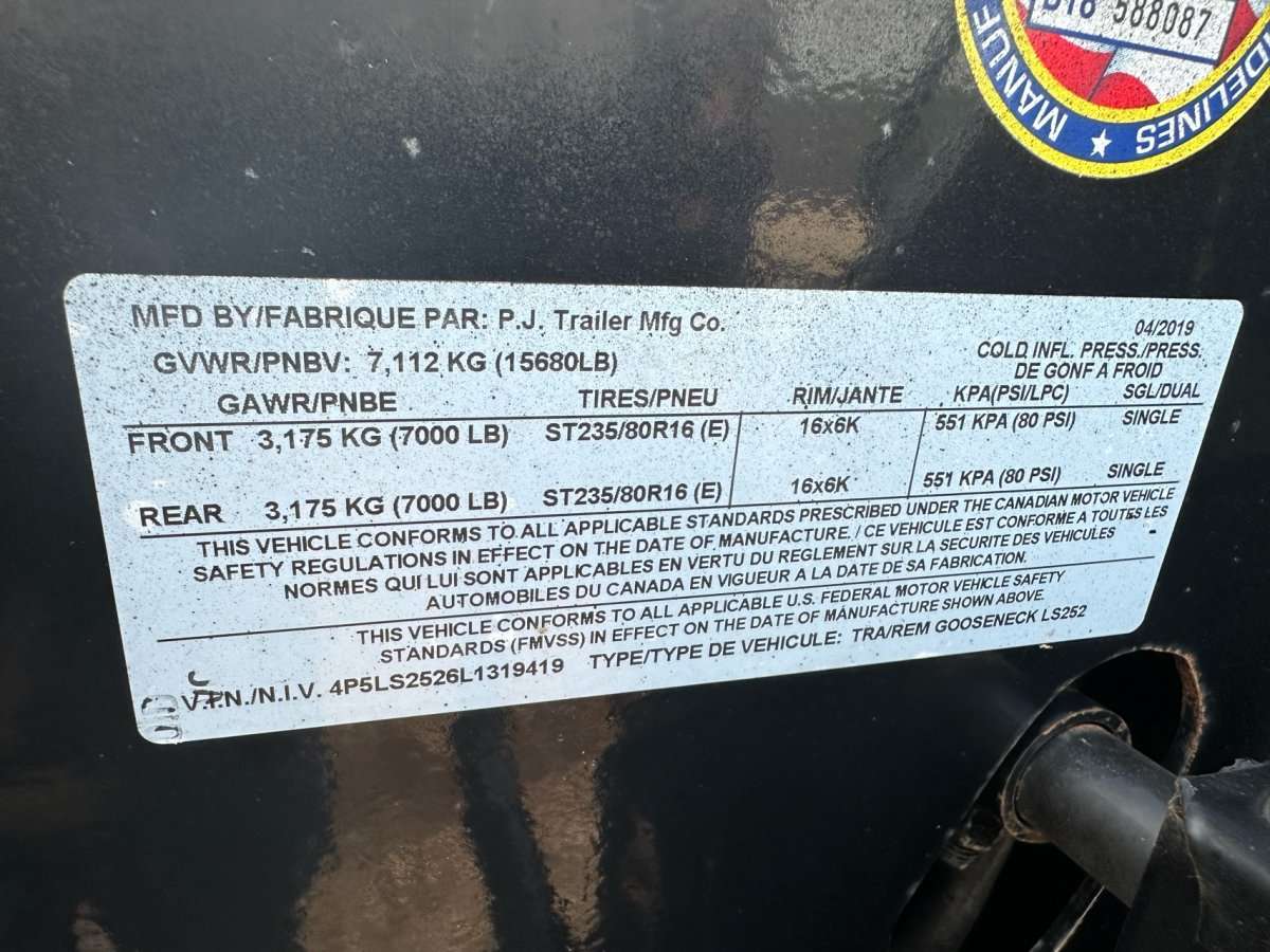 2020 PJ Gooseneck 25' Beavertail Flat Deck