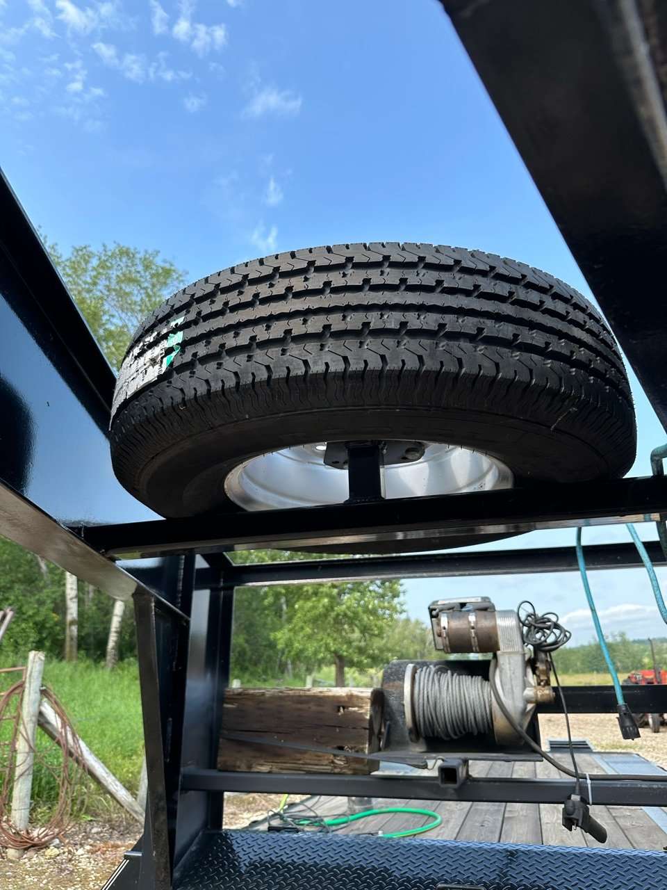 2020 PJ Gooseneck 25' Beavertail Flat Deck