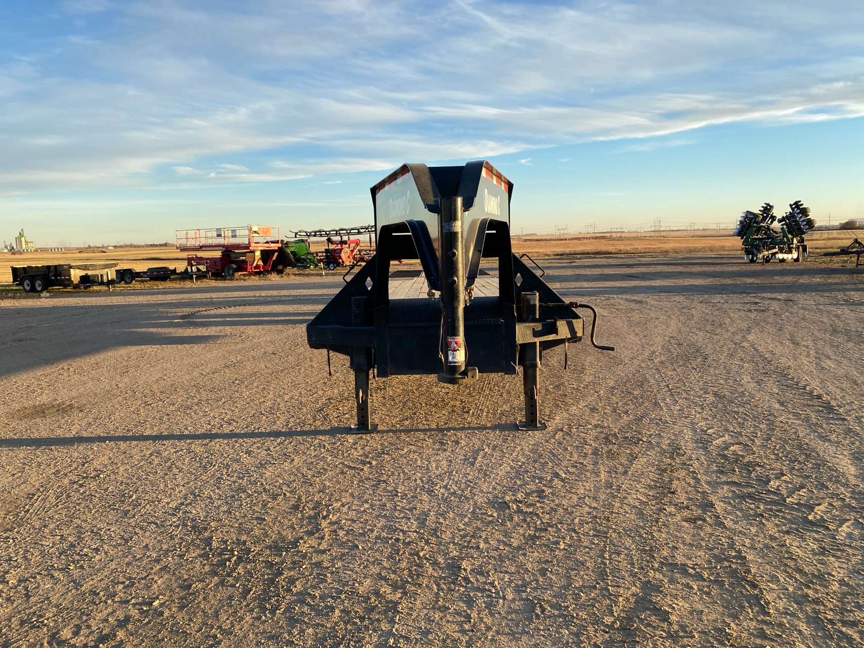 2022 Diamond C FMAX 8'6" x 44' Gooseneck Flat Deck