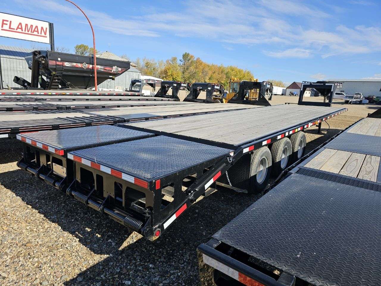 2023 Norbert FDG 8'4" x 35' Gooseneck Beavertail Flat Deck