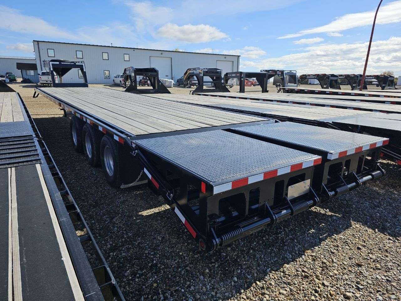 2023 Norbert FDG 8'4" x 35' Gooseneck Beavertail Flat Deck