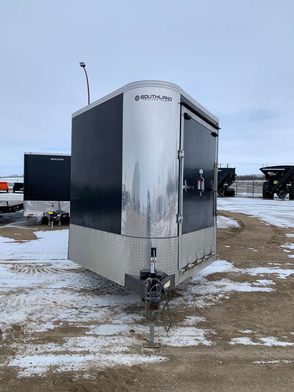 2023 Royal XR 8'6" x 22' + 4' V-Nose Toy Hauler