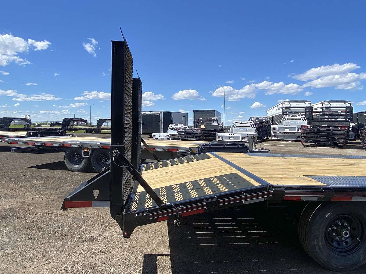 2024 Diamond C 24' Deck-over Trailer