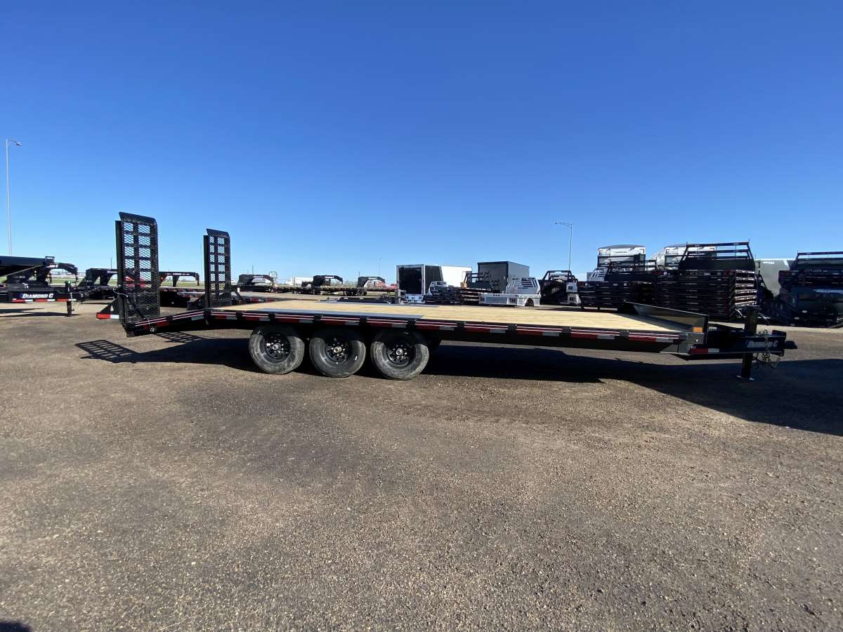 2024 Diamond C 24' Deck-over Trailer