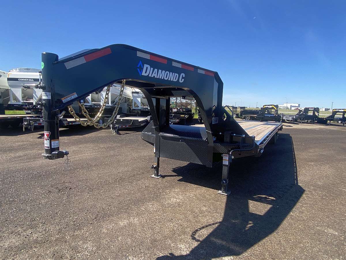 2024 Diamond C FMAX216- 38' Gooseneck Trailer