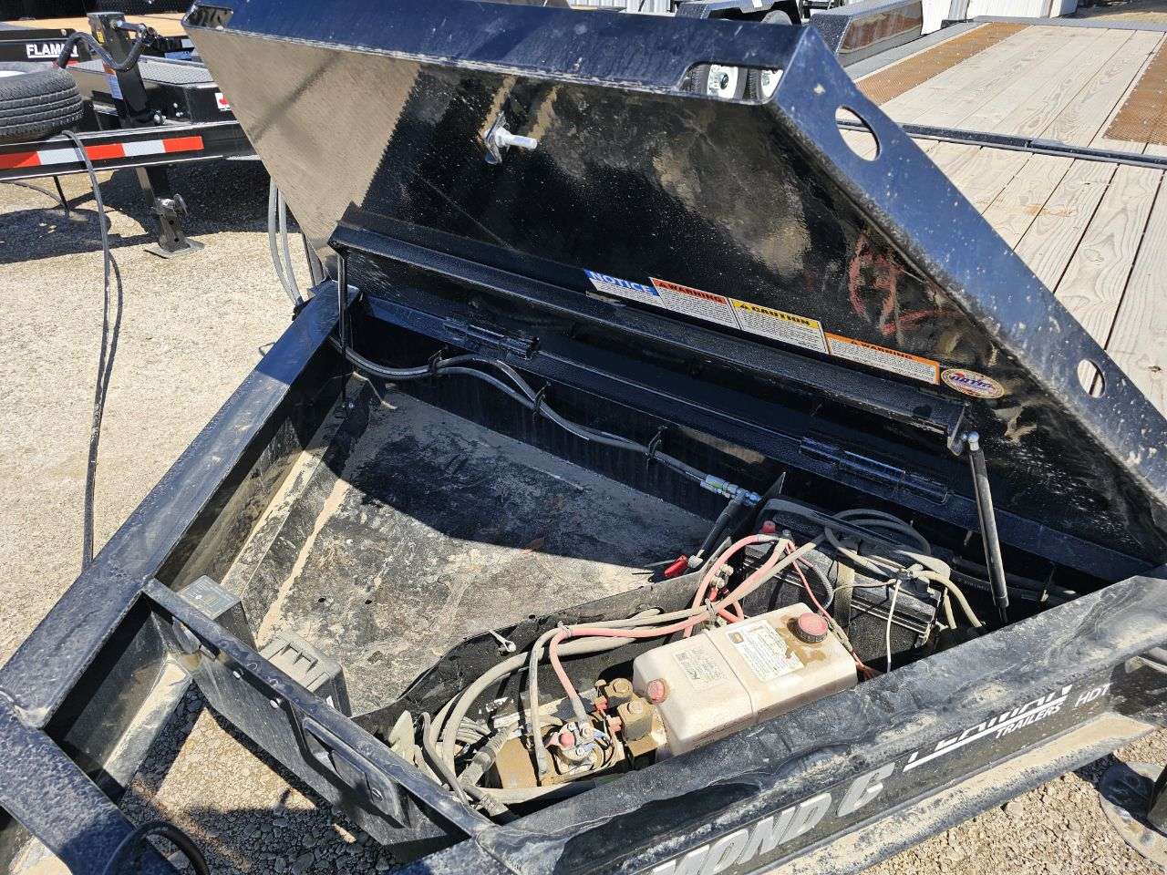 2024 Diamond C HDT 8'6" x 24' Partial Tilt