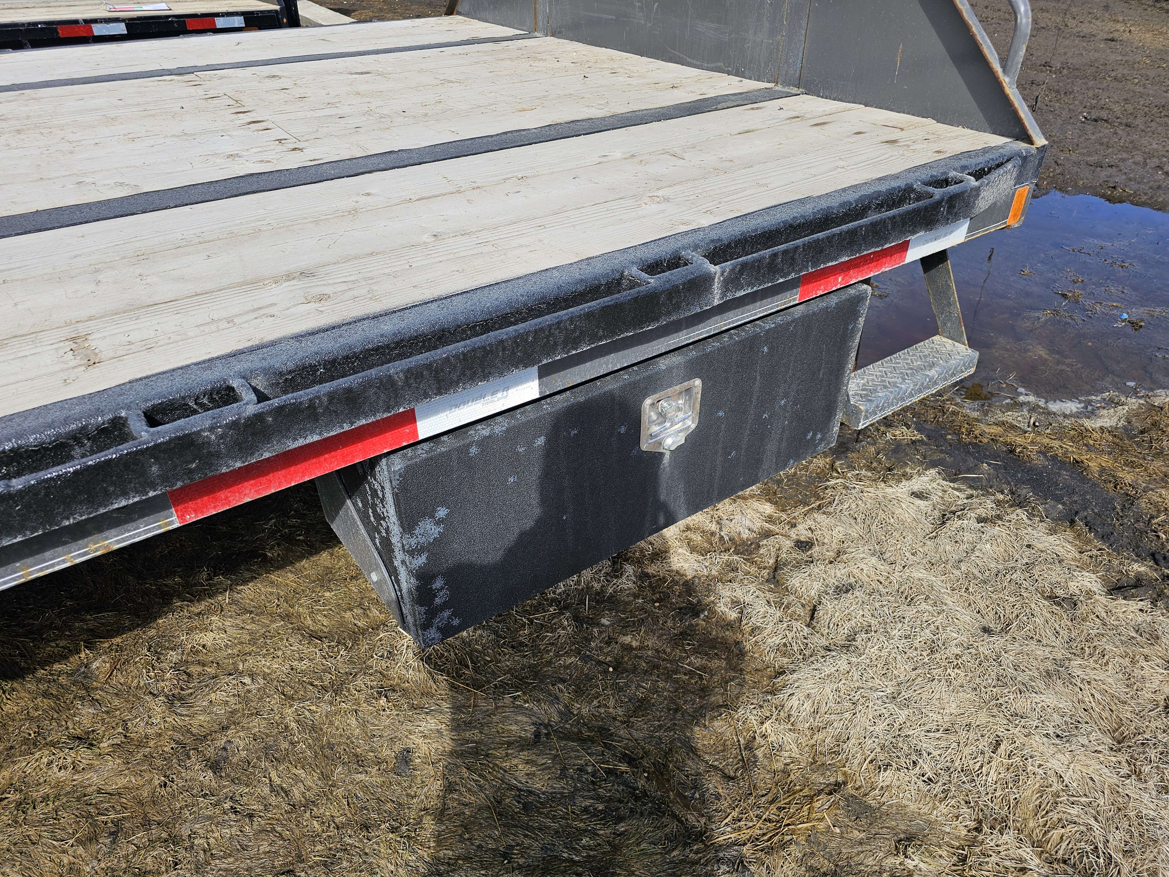 2024 Double A 8'6" x 44' Gooseneck Flat Deck