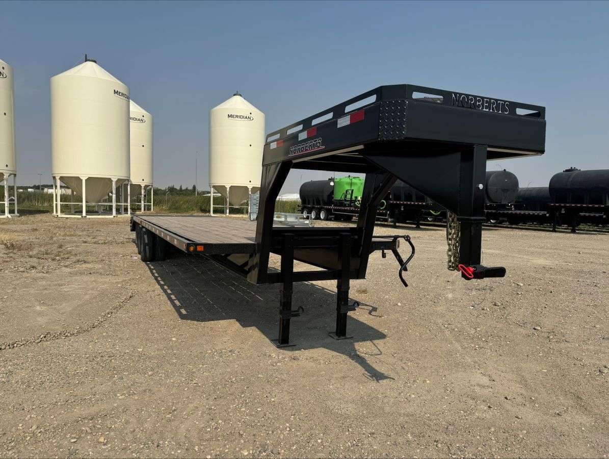2024 Norbert FDG 8'4" x 35' Gooseneck Beavertail Flat Deck