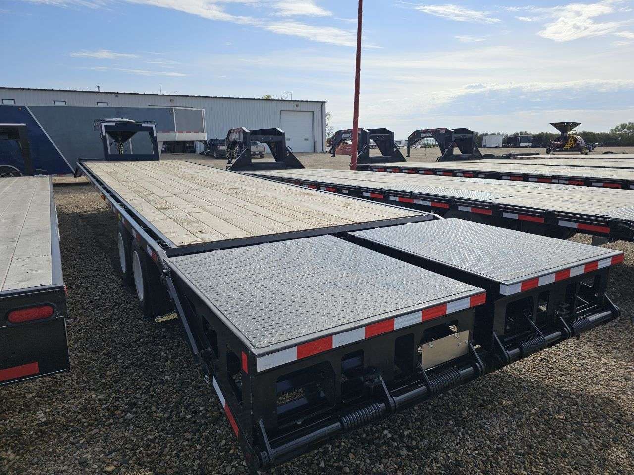 2024 Norbert FDG 8'4" x 35' Gooseneck Beavertail Flat Deck