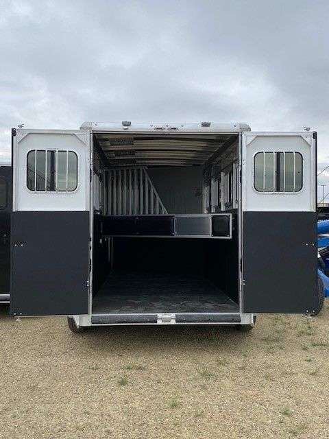 2024 Sundowner SS 6'9" x 16'6" 4-Horse Bumper Pull
