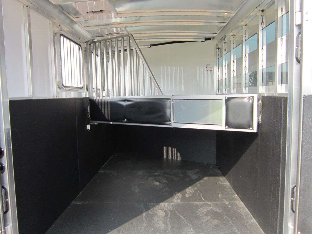 2024 Sundowner Super Sport 6'9" x 13'3" 3-Horse Bumper Pull