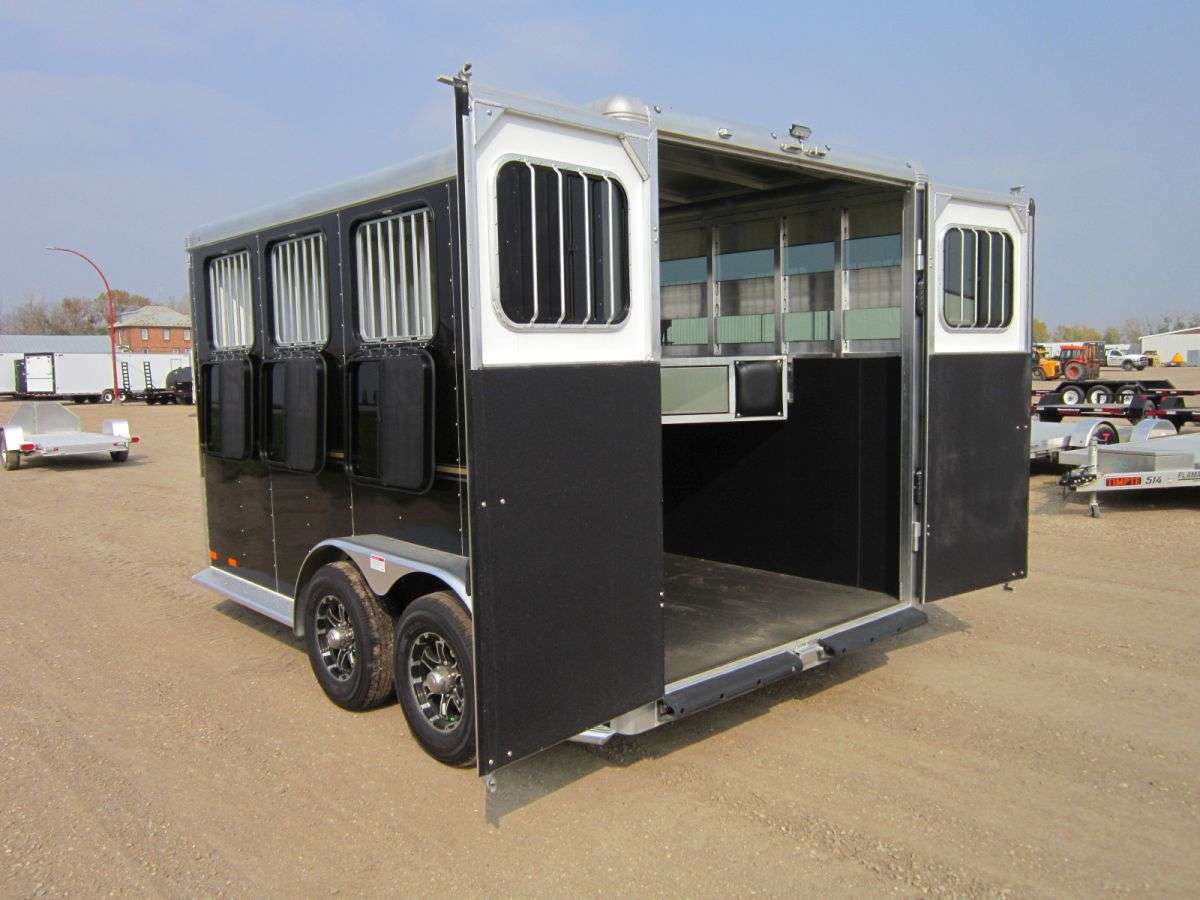 2024 Sundowner Super Sport 6'9" x 13'3" 3-Horse Bumper Pull
