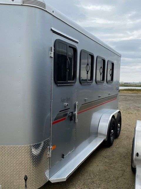 2024 Sundowner Super Sport 6'9" x 16'6" 4-Horse Bumper Pull