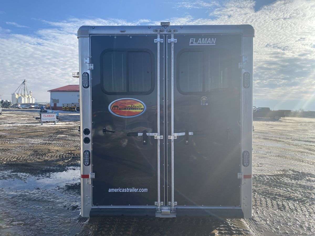 2024 Sundowner Super Sport 6'9" x 18'6" 4-Horse Gooseneck