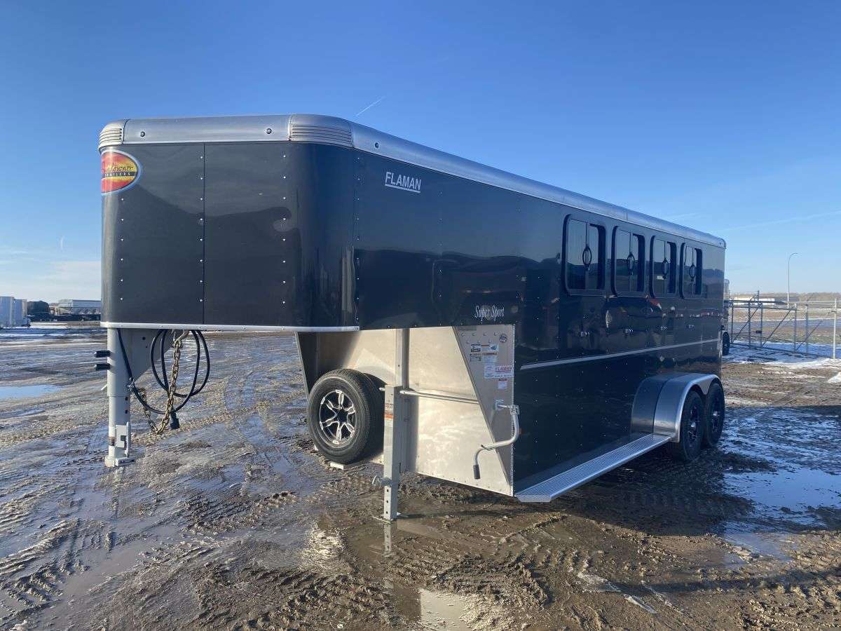 2024 Sundowner Super Sport 6'9" x 18'6" 4-Horse Gooseneck