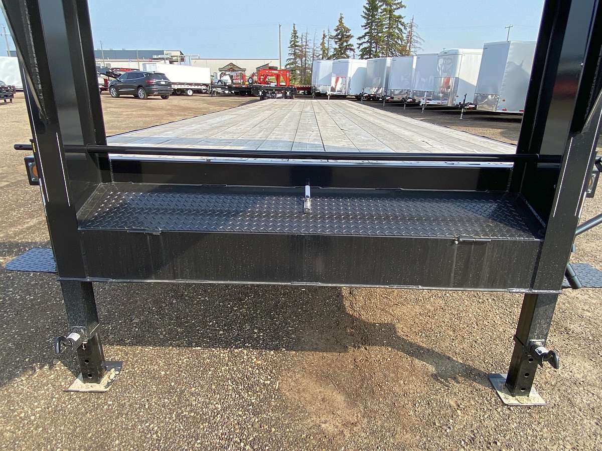 2024 Trailtech H370- 36' Gooseneck Trailer