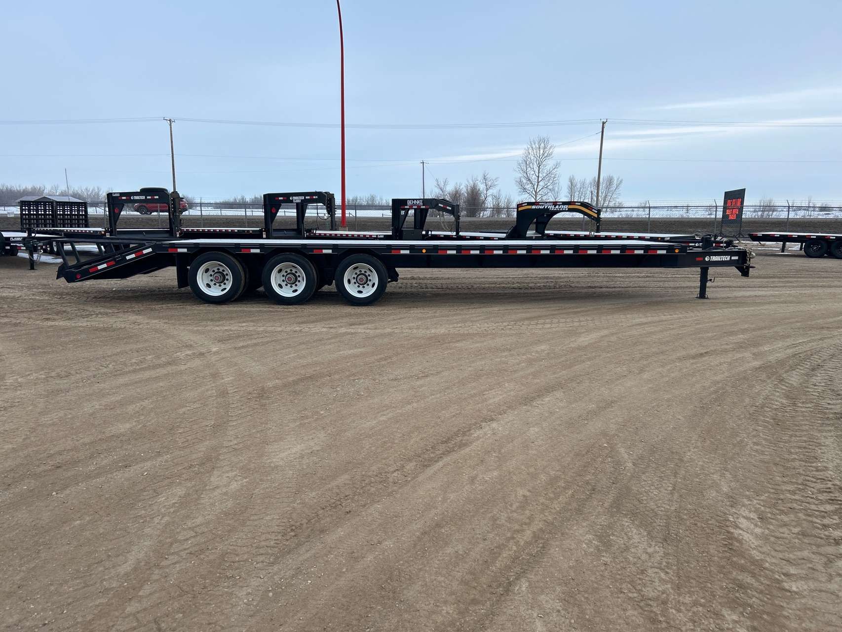2024 Trailtech TD320 8'6" x 35' BT Pintle Flat Deck