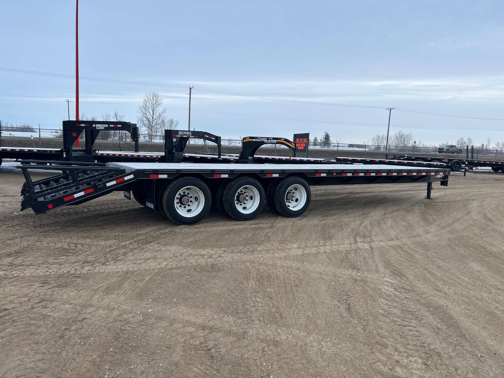 2024 Trailtech TD320 8'6" x 35' BT Pintle Flat Deck