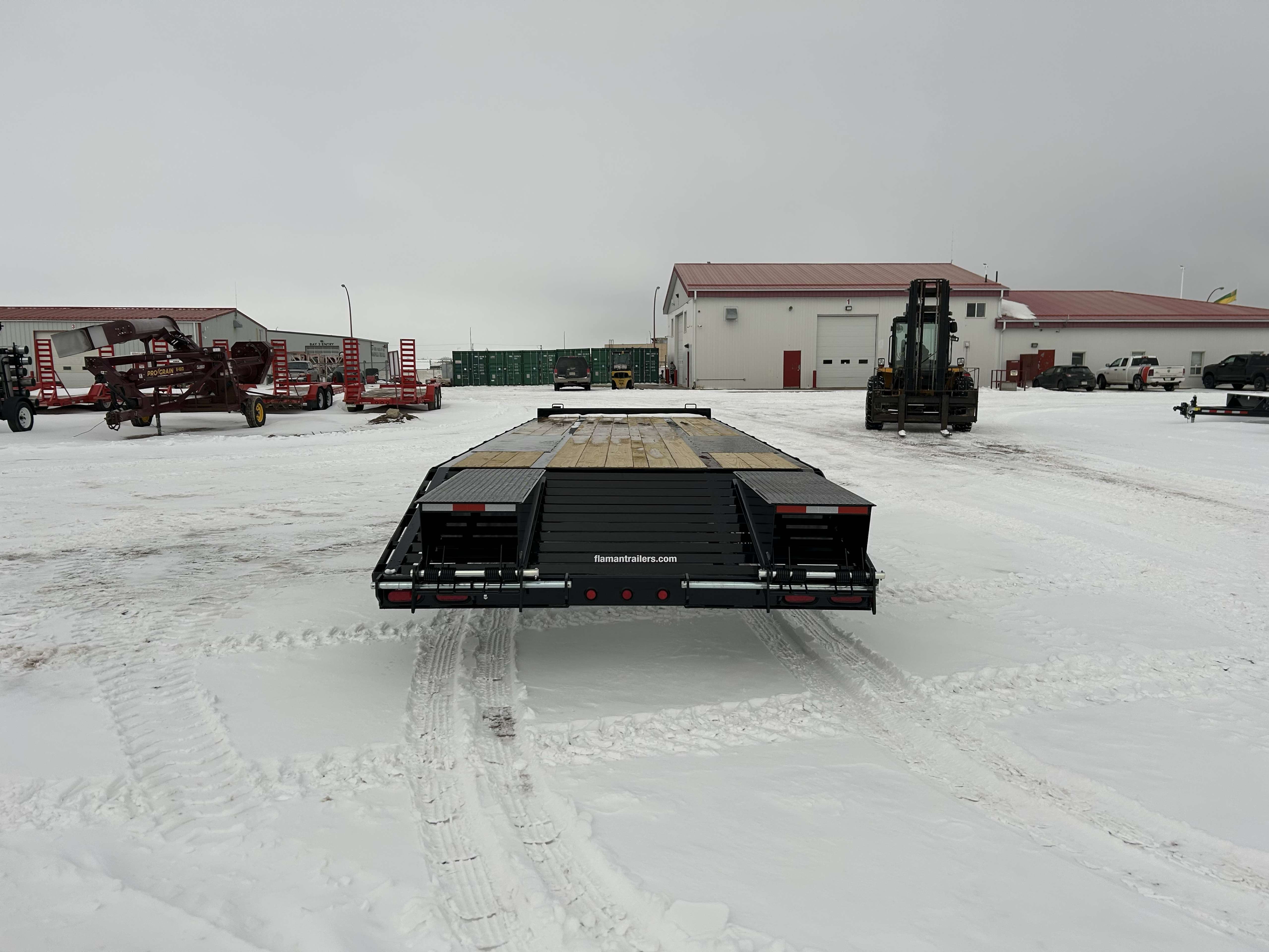 2025 Behnke FB 8'6" x 29' Pintle Flat Deck