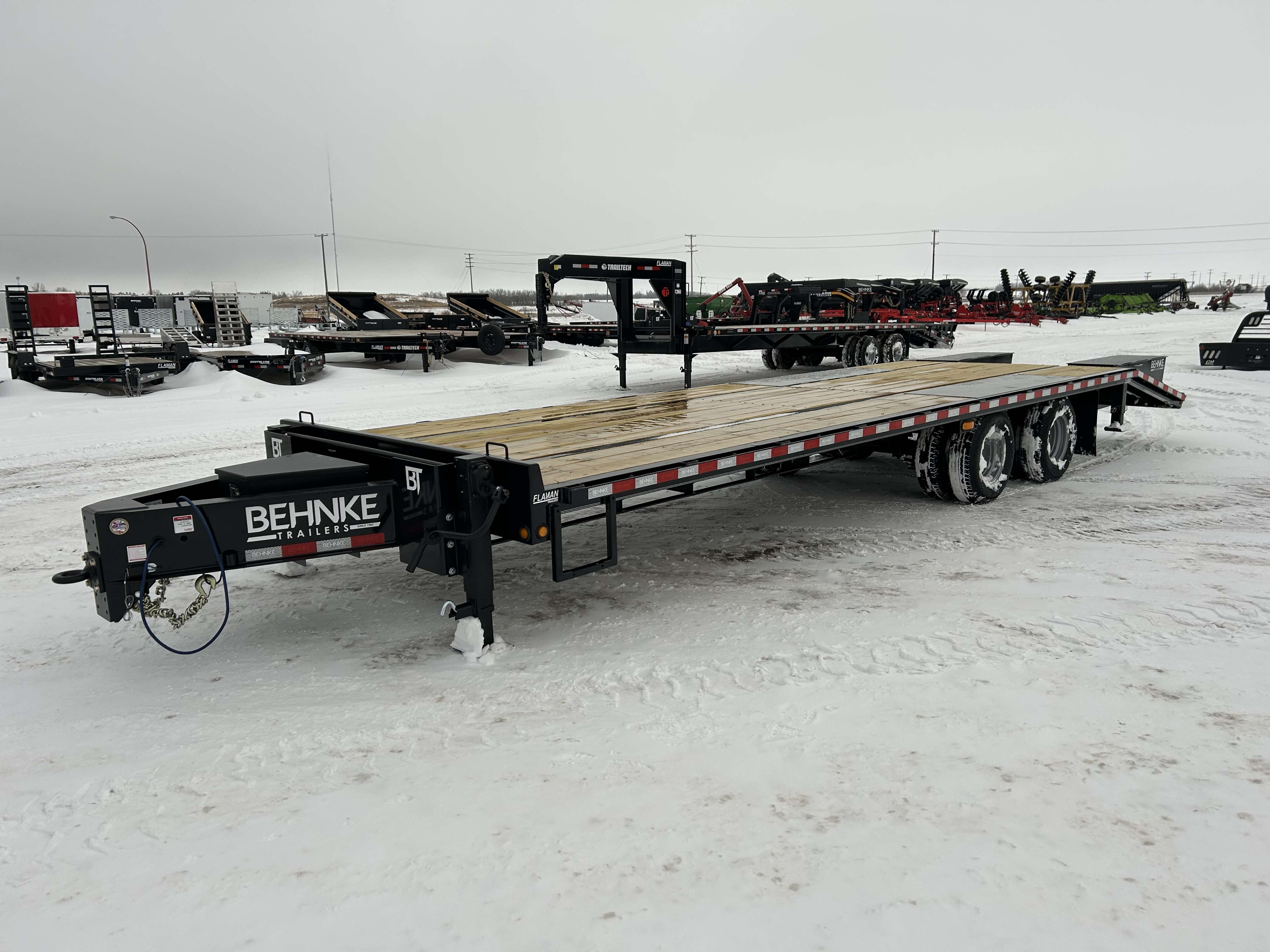 2025 Behnke FB 8'6" x 29' Pintle Flat Deck