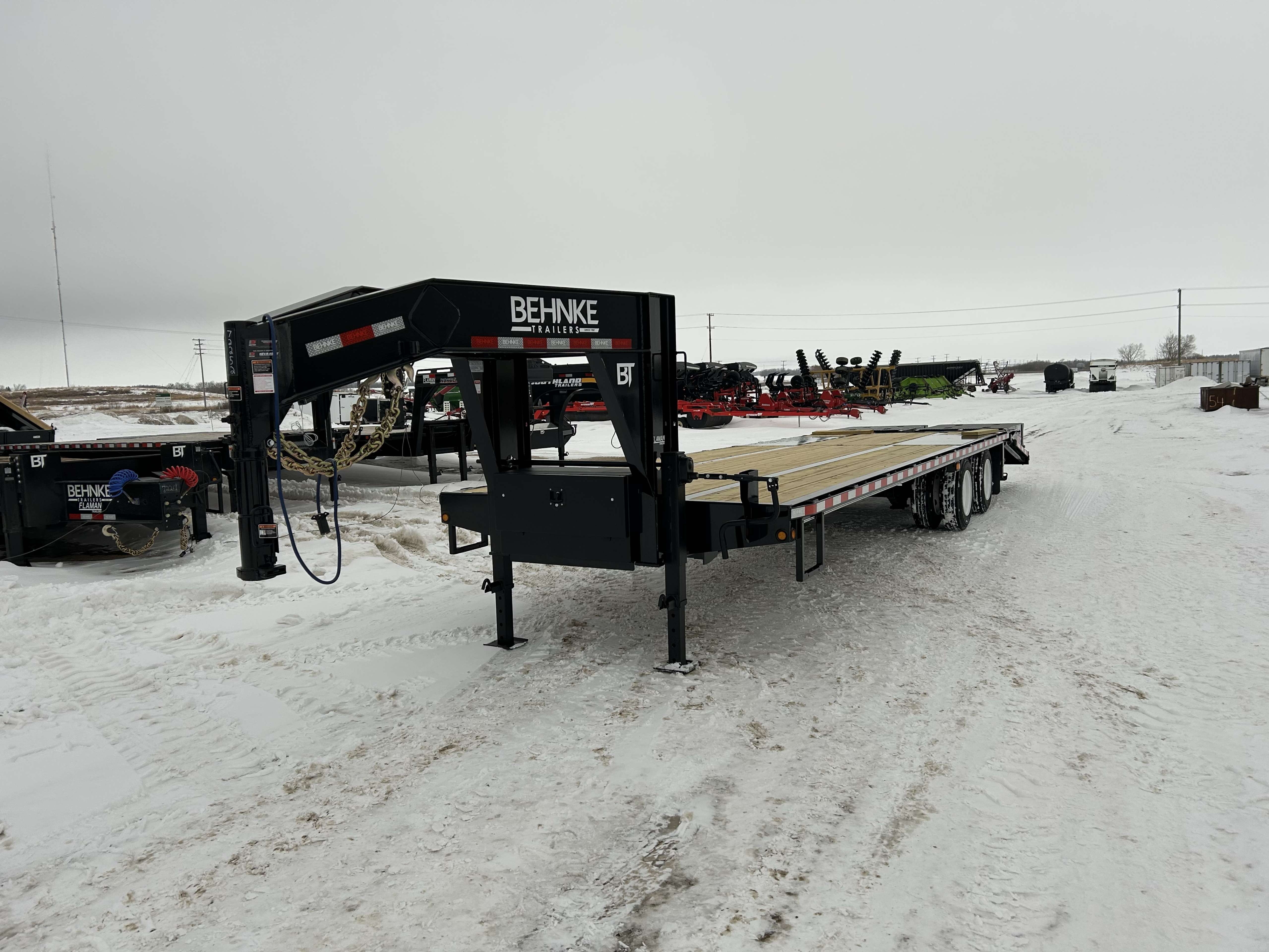 2025 Behnke FB 8'6" x 30' Gooseneck Beavertail Flat Deck