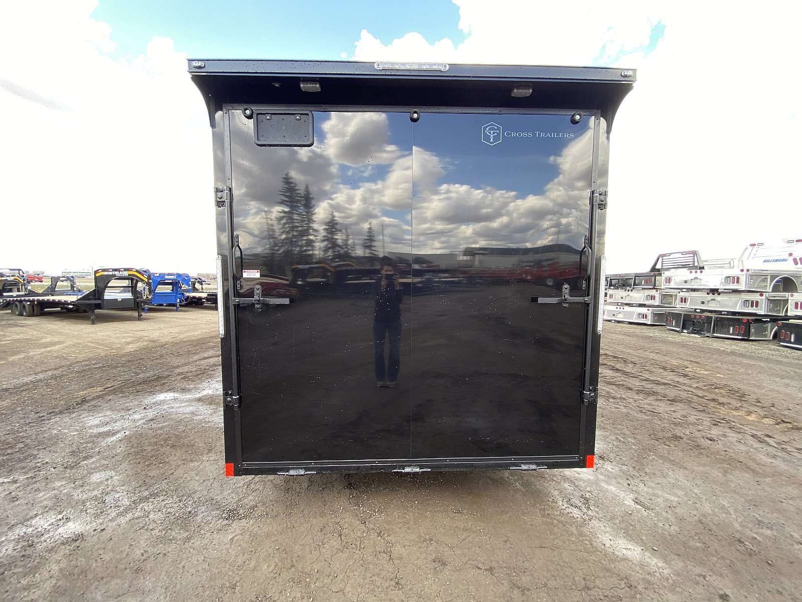 2025 Cross 8.5' x 20' Enclosed Slant Nose Trailer
