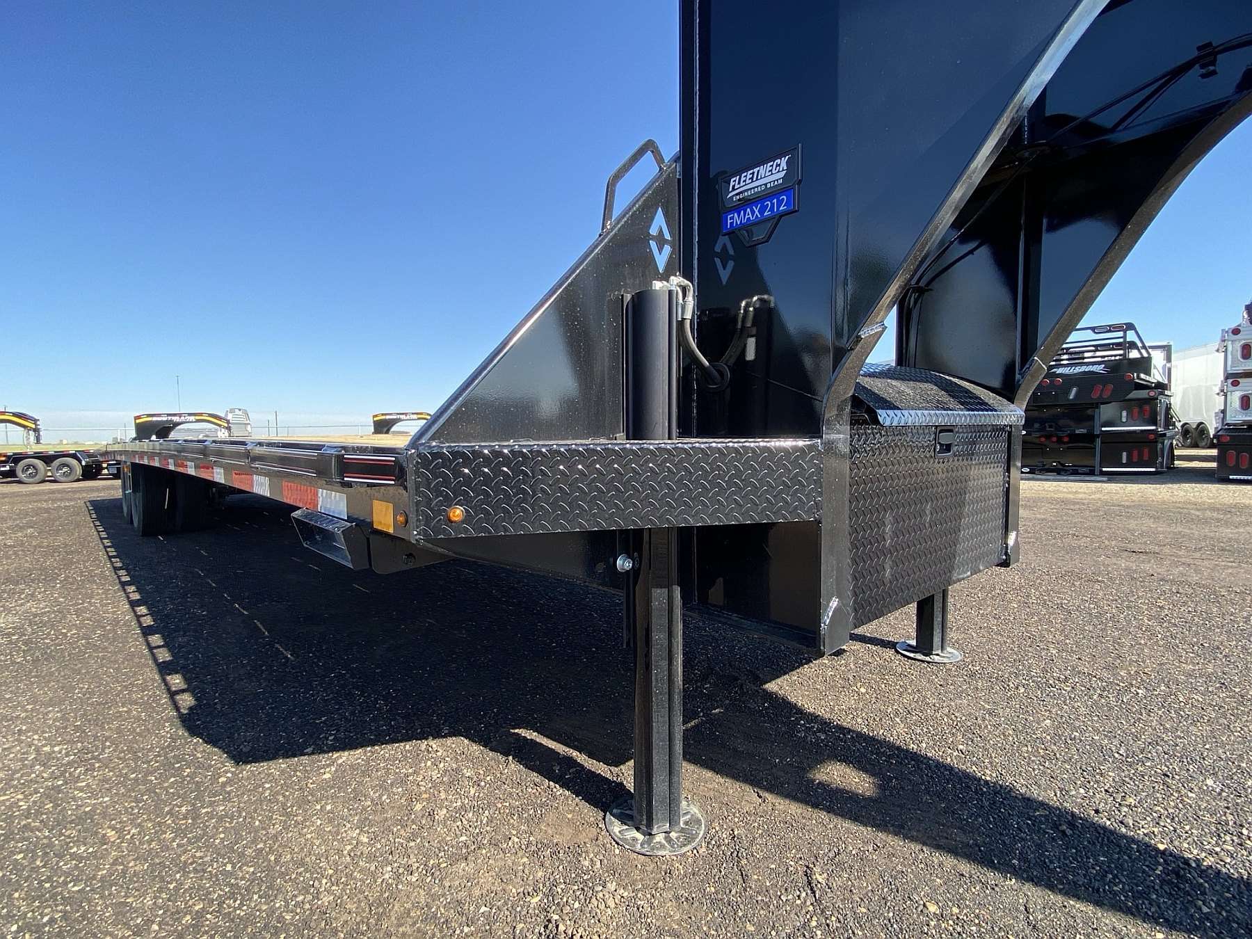 2025 Diamond C 35' Hydraulic Dovetail Gooseneck Trailer
