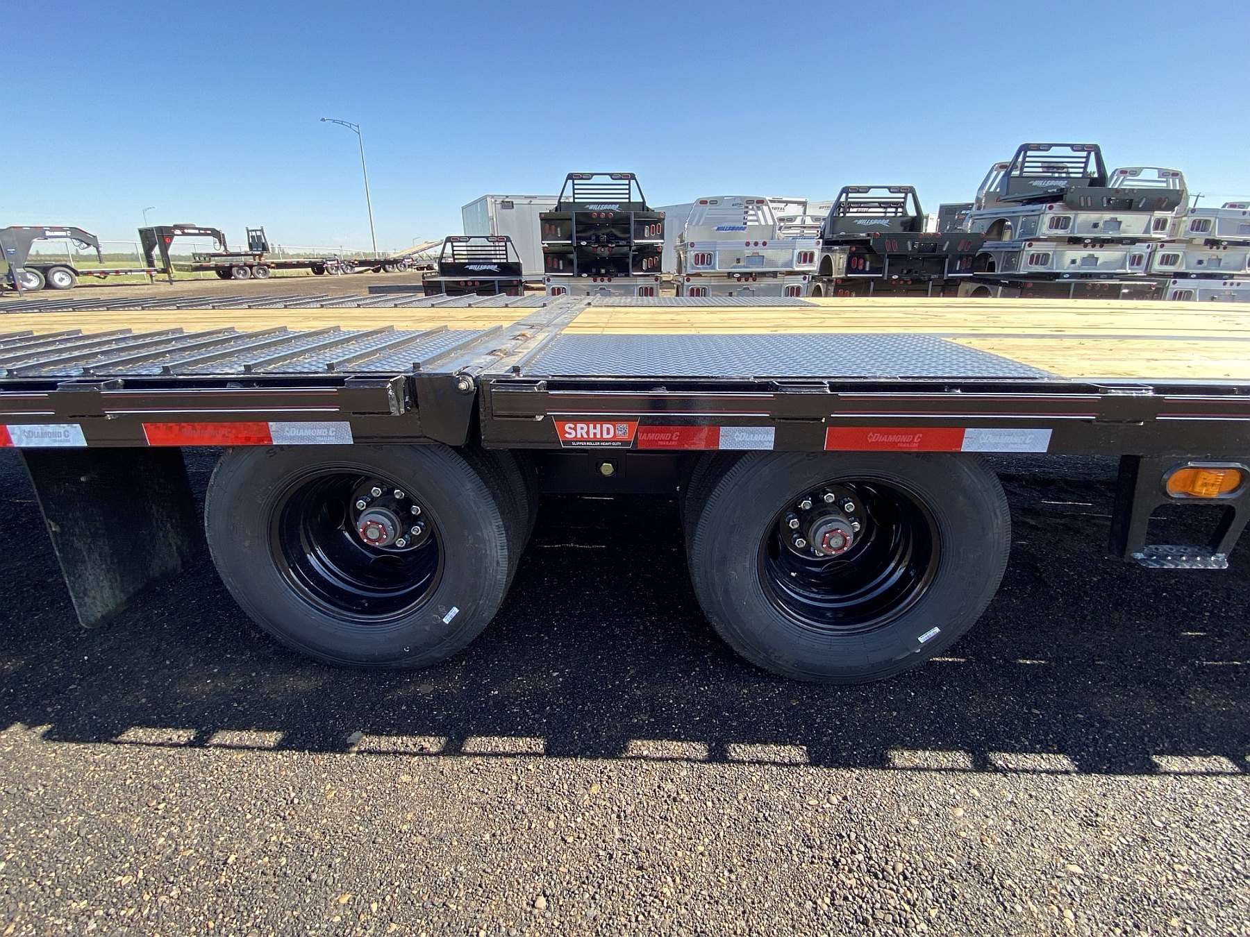 2025 Diamond C 35' Hydraulic Dovetail Gooseneck Trailer