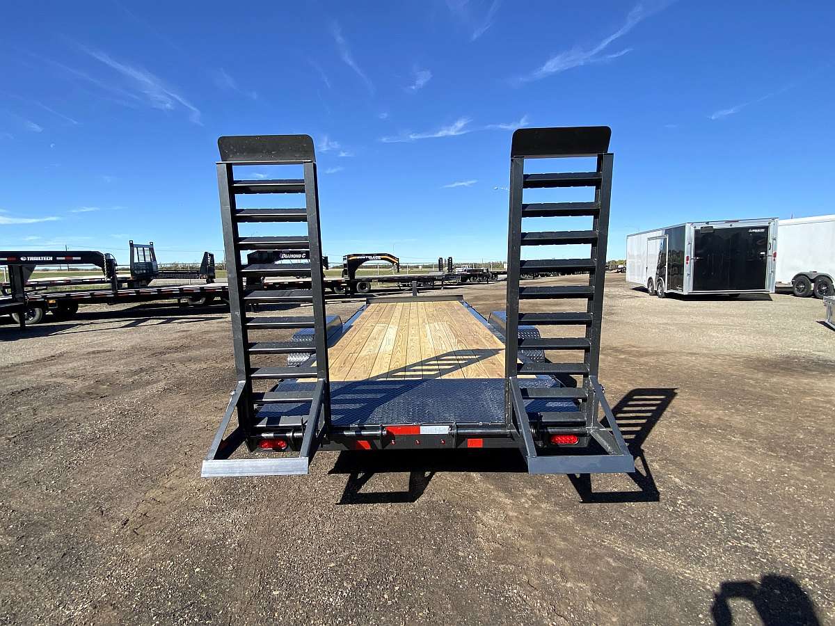 2025 Diamond C Baseline 20' Heavy Duty Equipment Trailer
