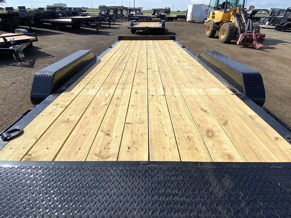 2025 Diamond C Baseline 20' Heavy Duty Equipment Trailer