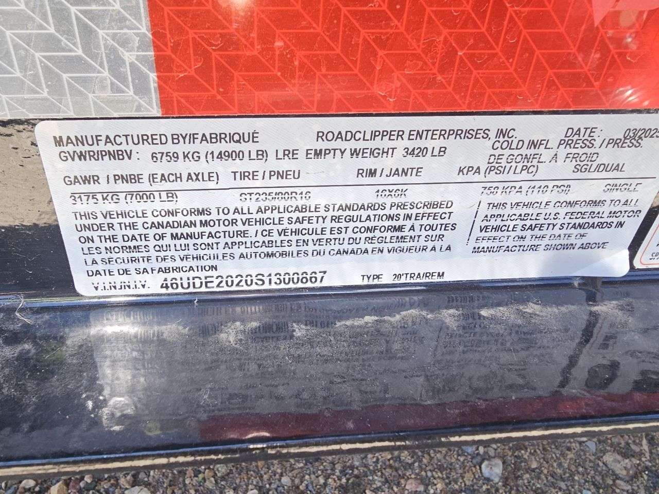 2025 Diamond C LPX 8'6" x 20' Beavertail Flat Deck