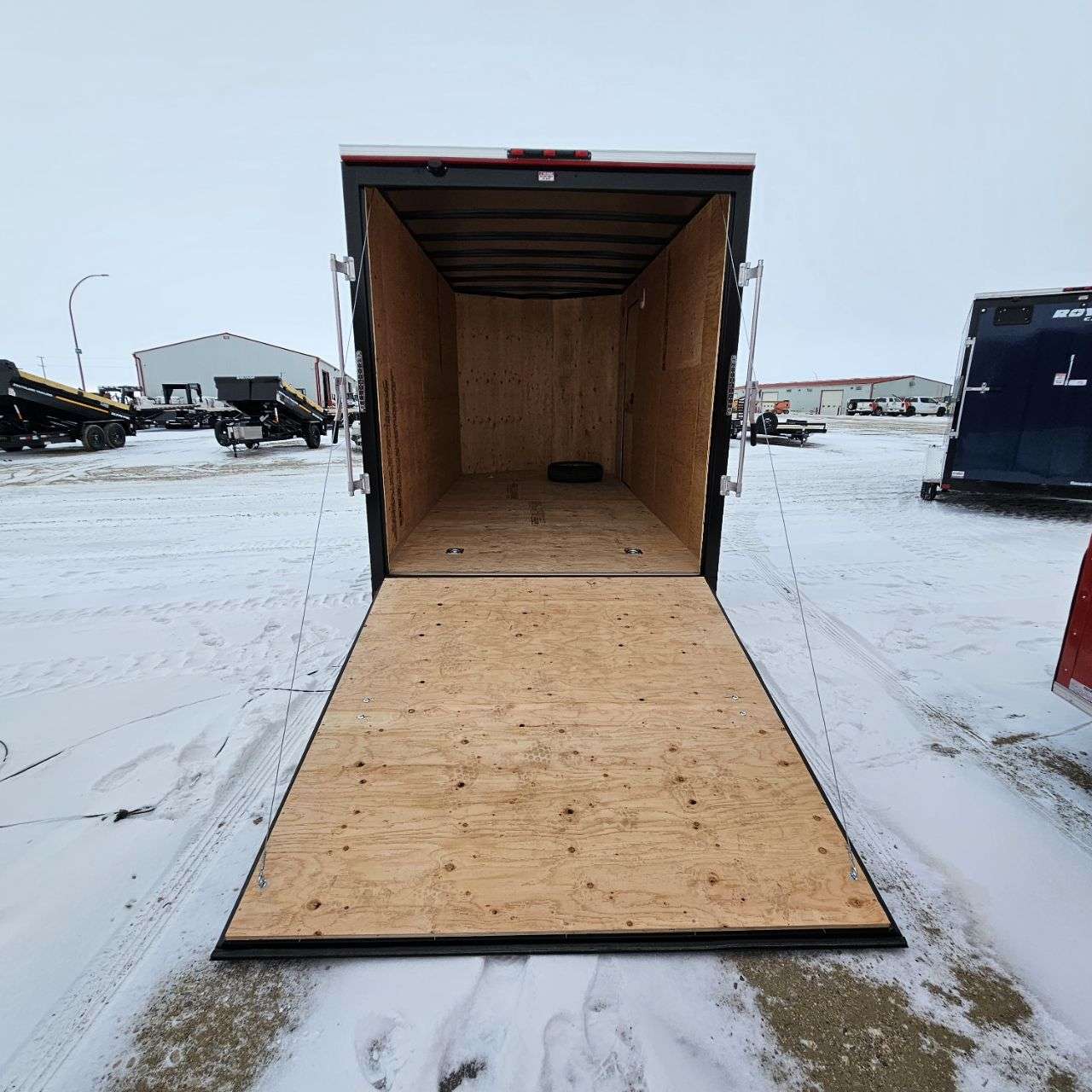 2025 Royal LCH 7' x 14' + V-Nose Cargo