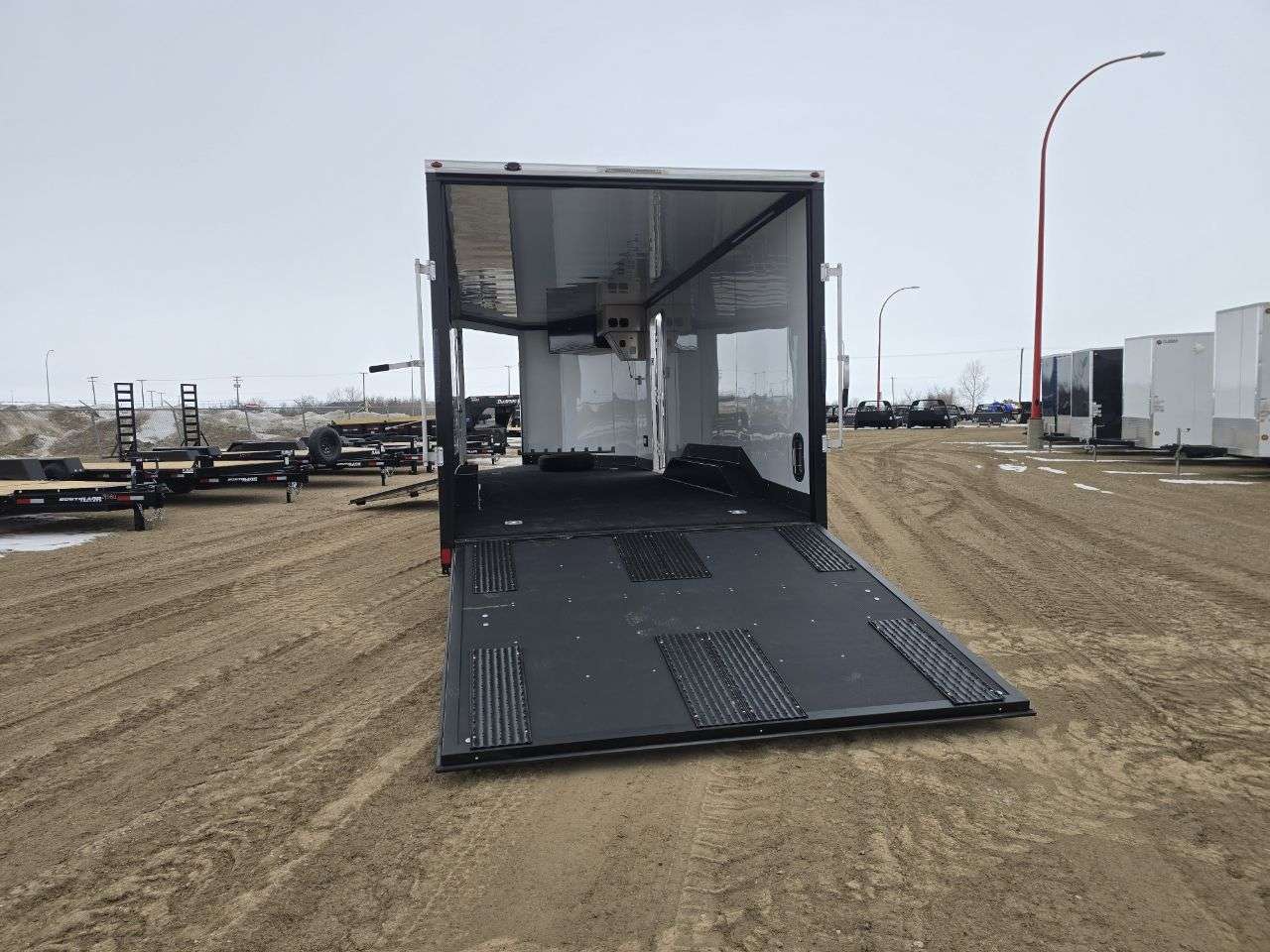 2025 Royal XR 8'6" x 22' + V-Nose Toy Hauler