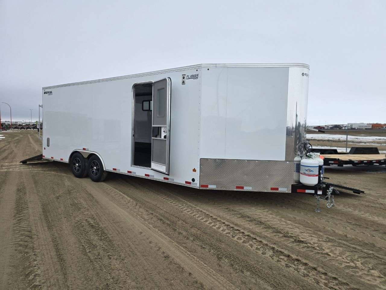 2025 Royal XR 8'6" x 22' + V-Nose Toy Hauler