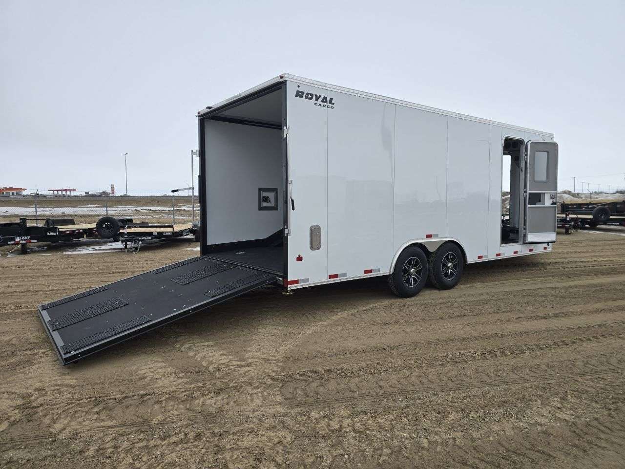 2025 Royal XR 8'6" x 22' + V-Nose Toy Hauler