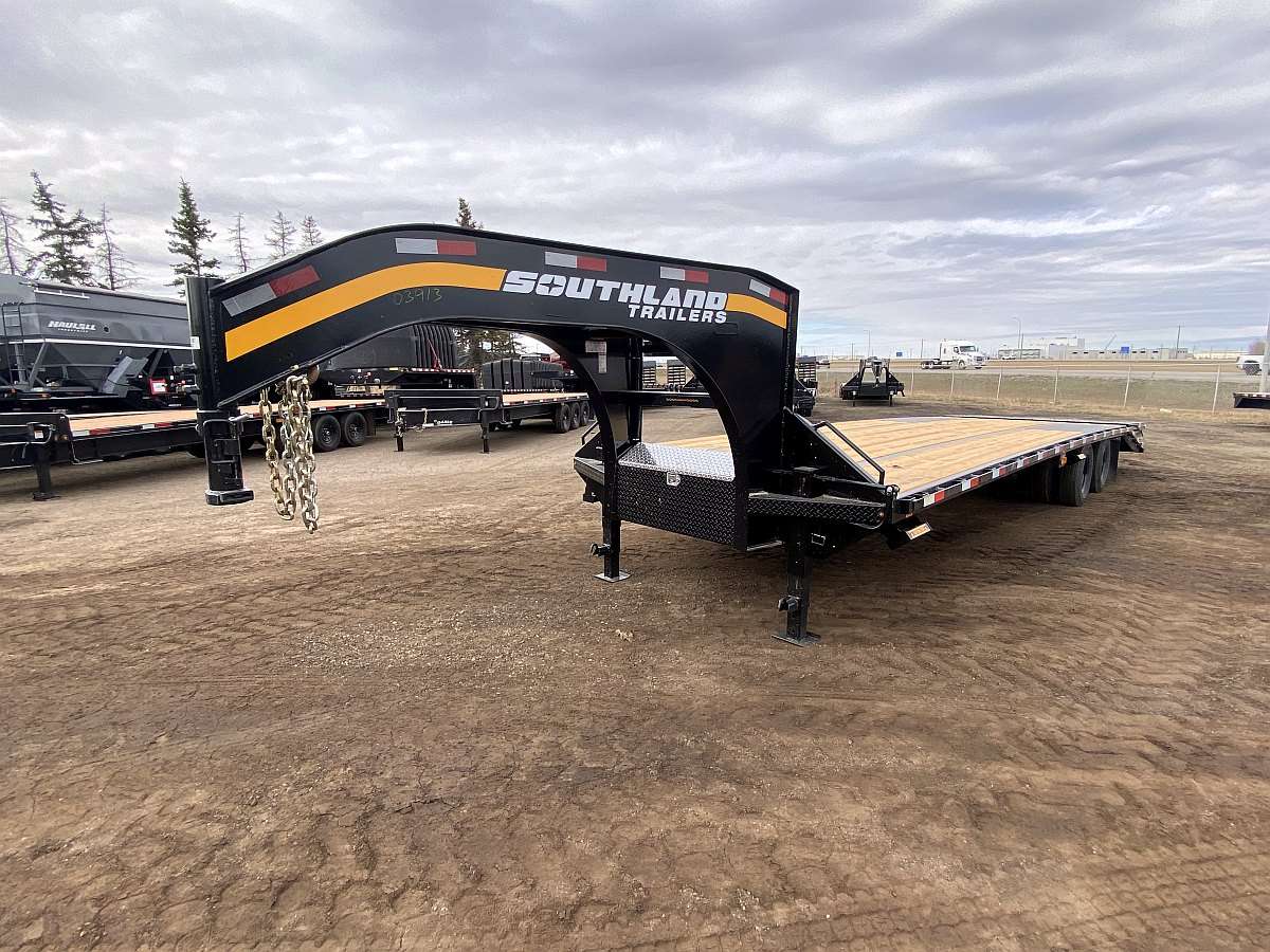 2025 Southland 26'+6' Gooseneck Trailer