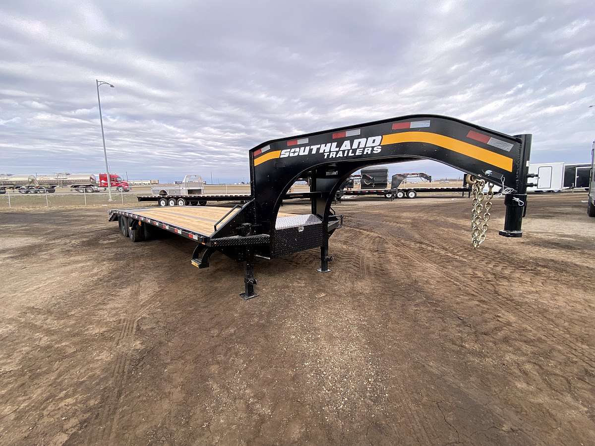 2025 Southland 26'+6' Gooseneck Trailer