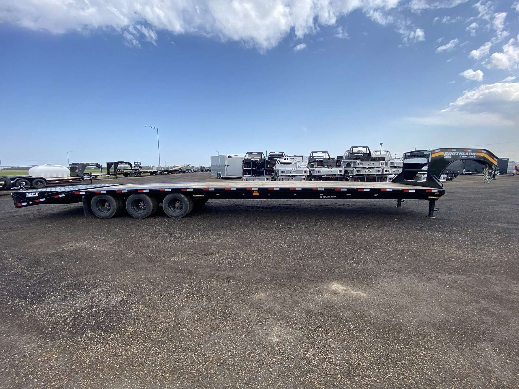 2025 Southland 34' + 6' Gooseneck Trailer