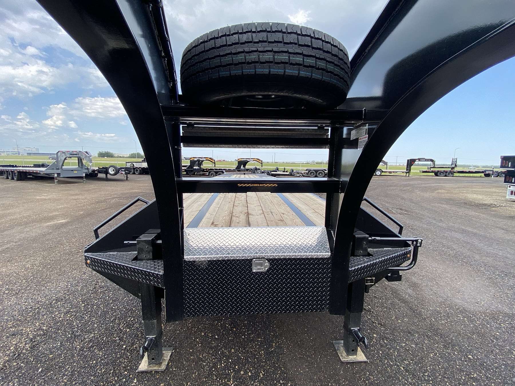 2025 Southland 34' + 6' Gooseneck Trailer