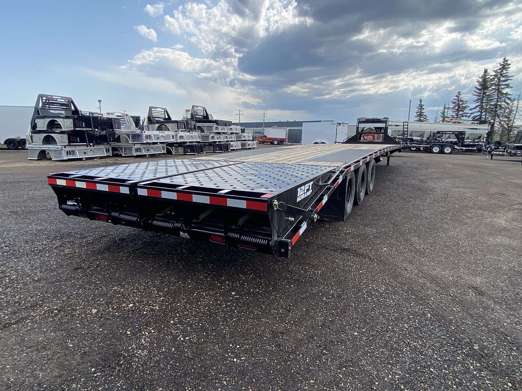 2025 Southland 34' + 6' Gooseneck Trailer