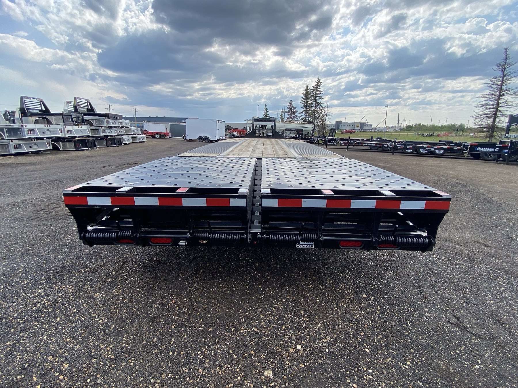2025 Southland 34' + 6' Gooseneck Trailer