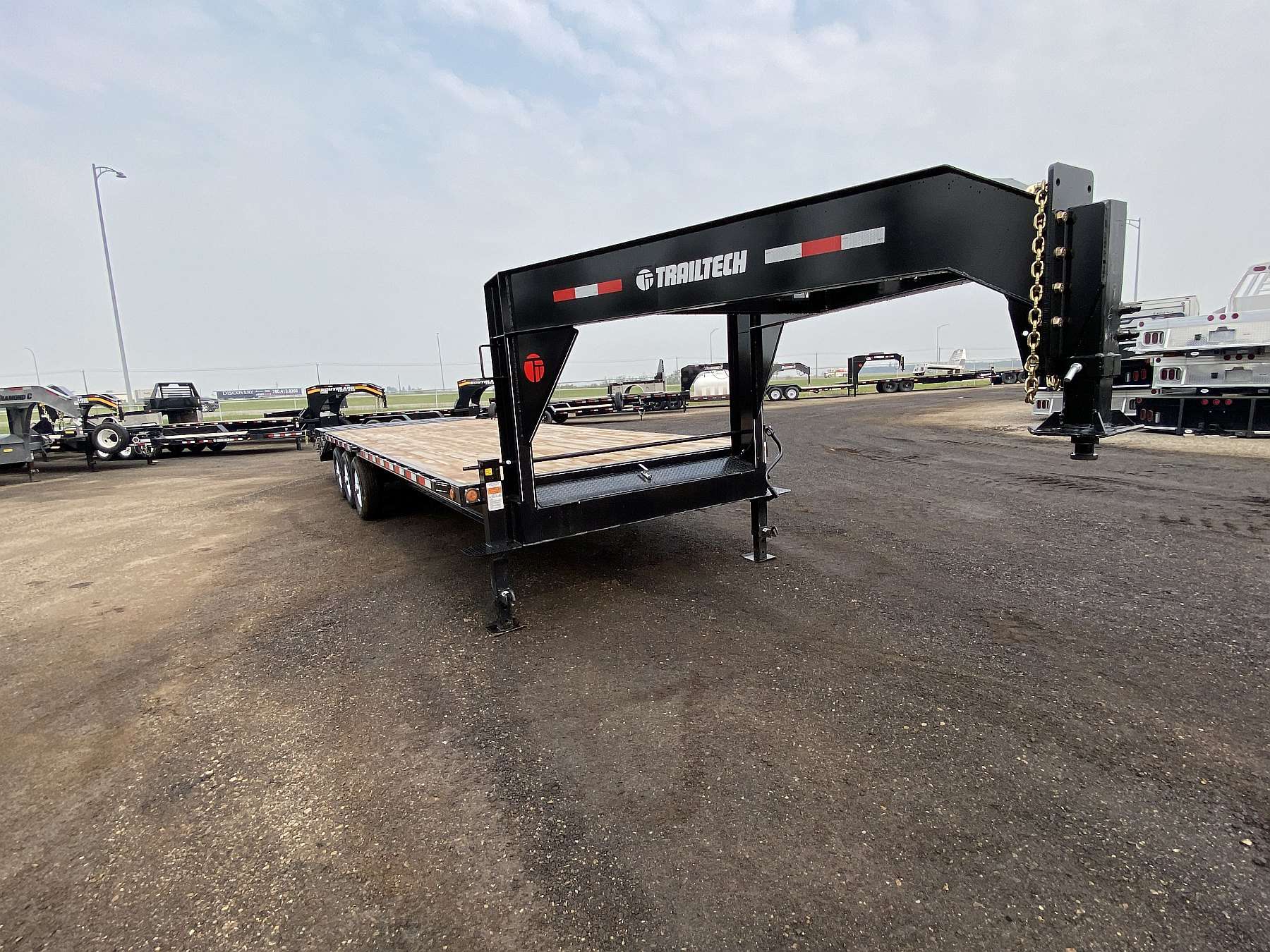 2025 Trailtech 24' Gooseneck Tri Axle Trailer