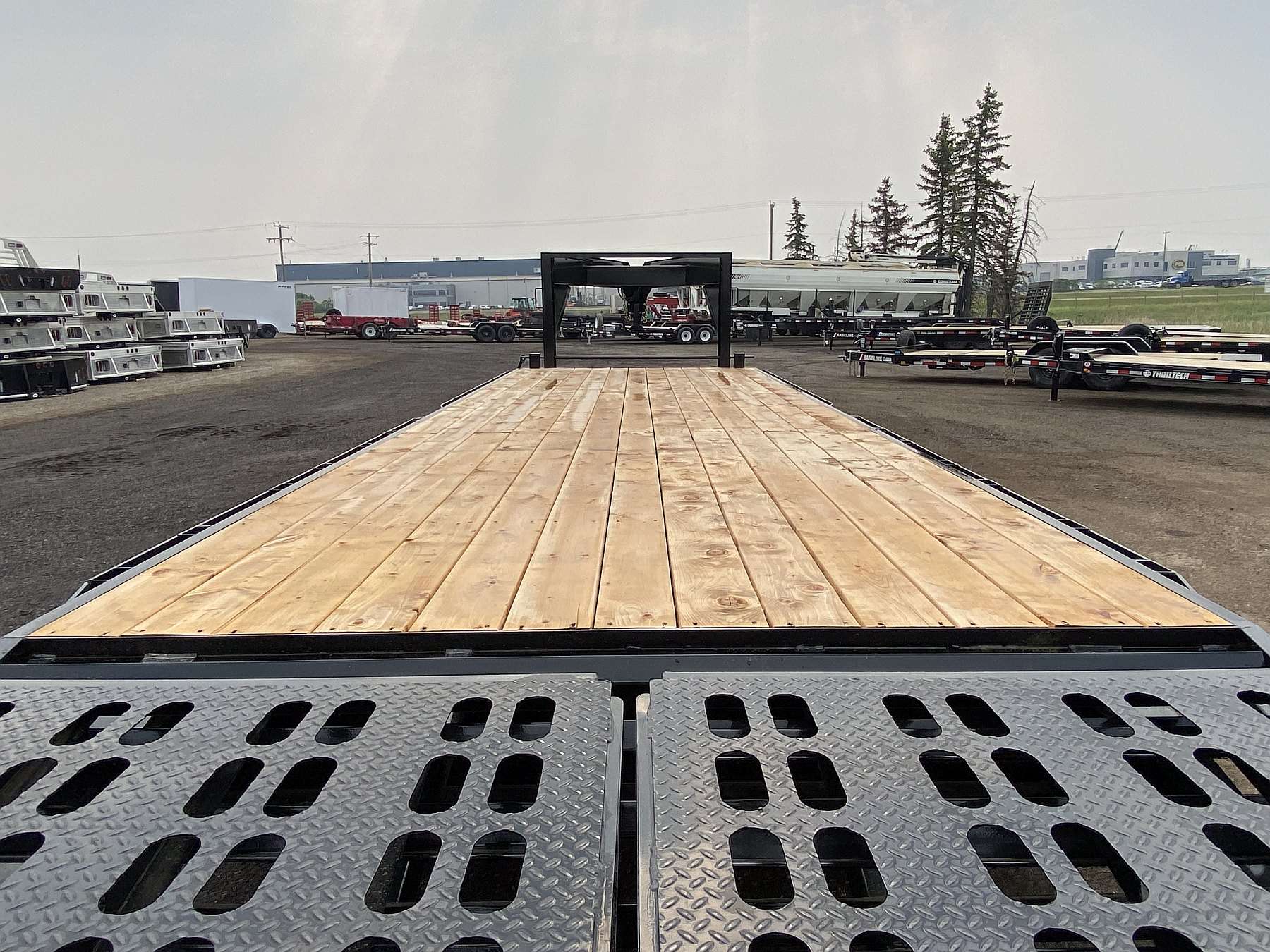 2025 Trailtech 24' Gooseneck Tri Axle Trailer