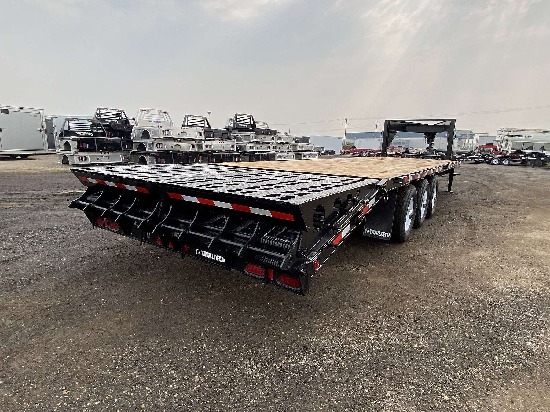 2025 Trailtech 24' Gooseneck Tri Axle Trailer