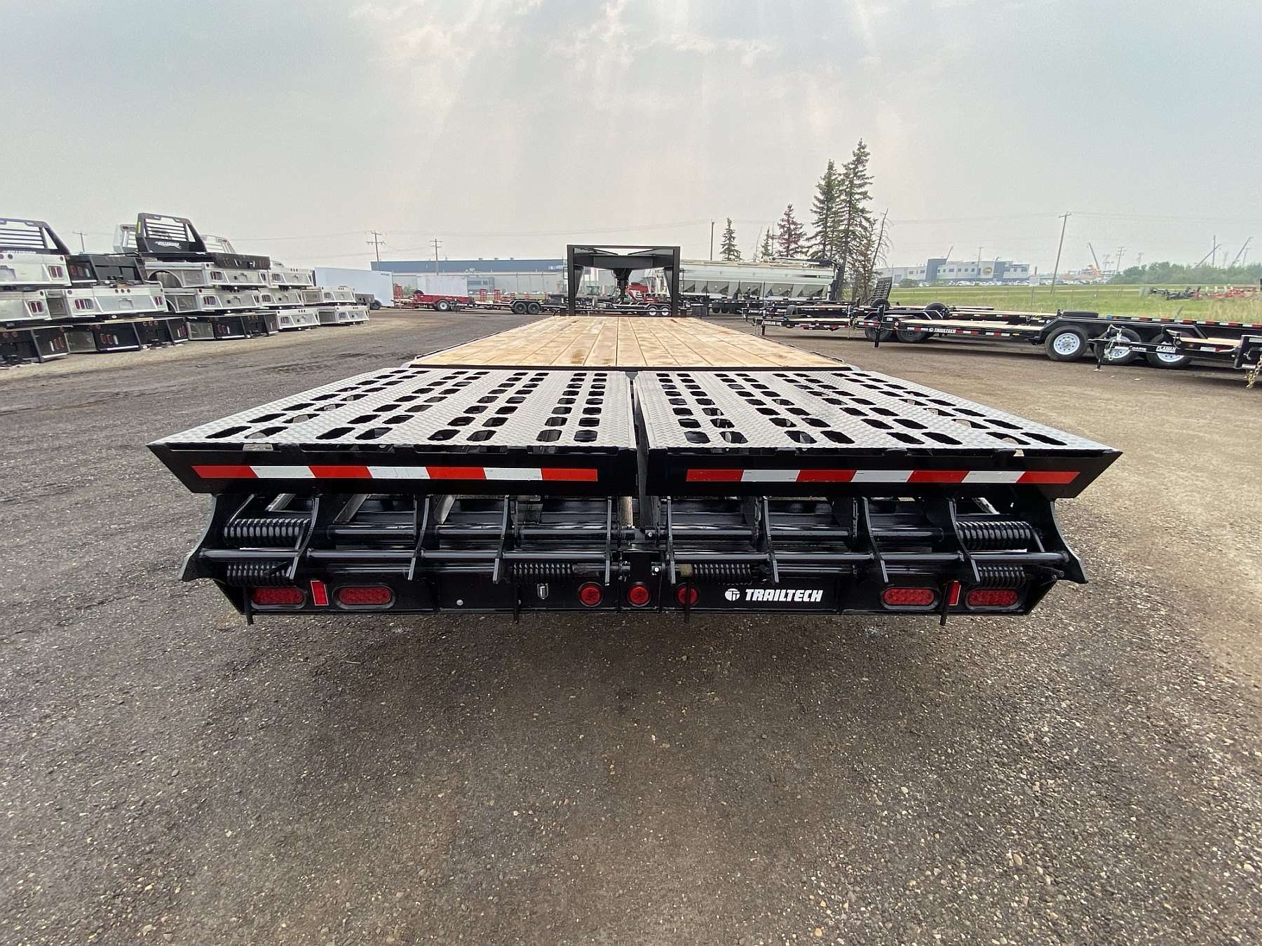 2025 Trailtech 24' Gooseneck Tri Axle Trailer