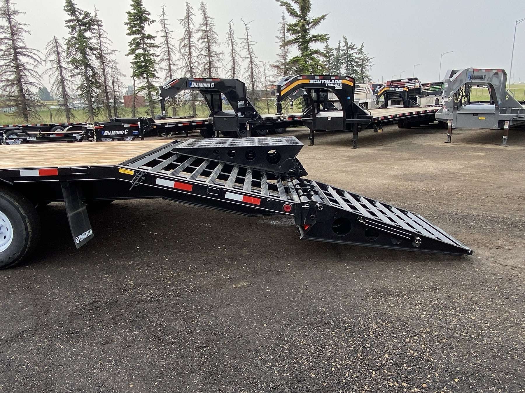 2025 Trailtech 24' Gooseneck Tri Axle Trailer